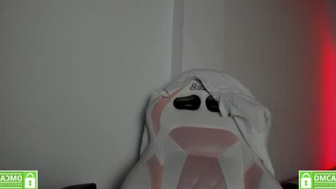 Snapshot of hellen__smith_ chatting on February 6, 7:56 am hellen__smith_ online show from February 6, 7:56 am