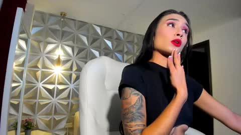 Snapshot of hellen_tease chatting on April 23, 1:24 pm Hellen online show from April 23, 1:24 pm