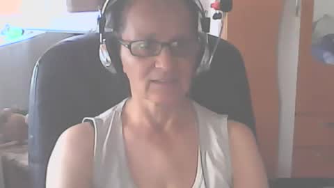 hellenmarie online show from September 14, 10:25 am