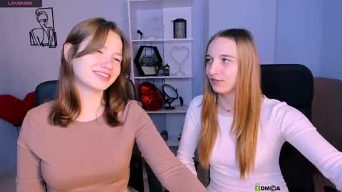 Helli online show from November 19, 8:09 pm