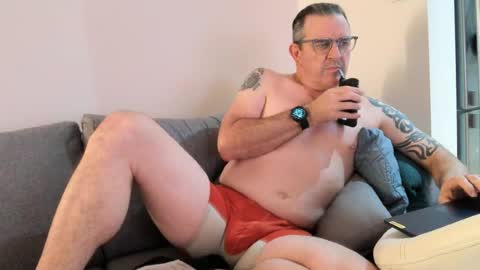 hempie1973 online show from July 13, 8:06 am