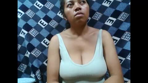 Snapshot of henitsaldy chatting on September 18, 7:05 pm henitsaldy online show from September 18, 7:05 pm