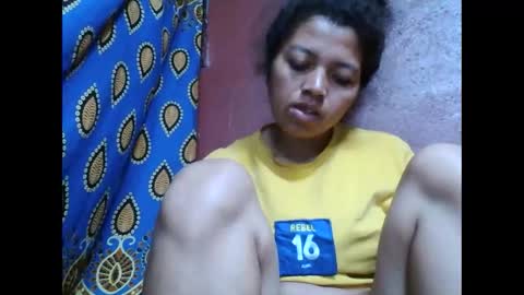 Snapshot of henitsaldy chatting on October 10, 6:56 am henitsaldy online show from October 10, 6:56 am