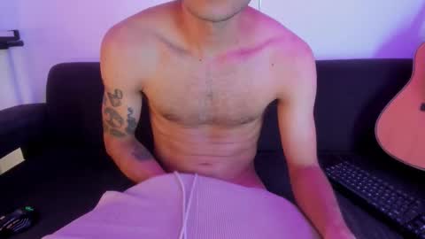 Snapshot of henrik_senn chatting on January 16, 9:52 pm henrik_senn online show from January 16, 9:52 pm