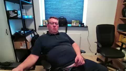 henrikrp1971 online show from April 16, 12:28 pm