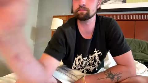 Snapshot of henryjackk chatting on July 1, 5:42 am HenryJackk online show from July 1, 5:42 am