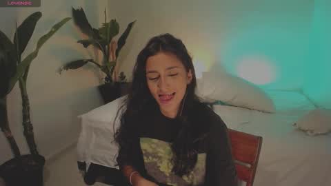 Snapshot of hera_069 chatting on November 25, 12:21 am Hello I am Valentina independent Colombian model I love sensuality and pleasure welcome online show from November 25, 12:21 am