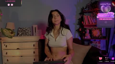 Snapshot of hera_069 chatting on February 27, 5:40 am Hello I am Valentina independent Colombian model I love sensuality and pleasure welcome online show from February 27, 5:40 am