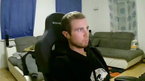 John Pearl online show from February 3, 8:14 pm