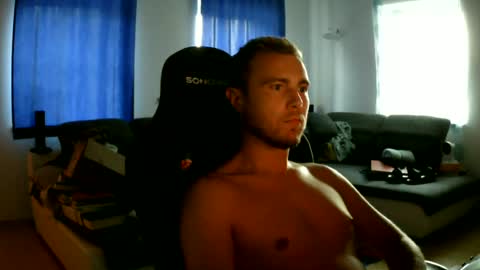 John Pearl online show from July 3, 6:47 pm