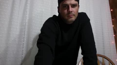 Snapshot of here_we_go_00 chatting on December 3, 6:48 am Geebz online show from December 3, 6:48 am