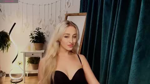 Snapshot of here_wego_again_ chatting on May 14, 2:29 am Elise online show from May 14, 2:29 am