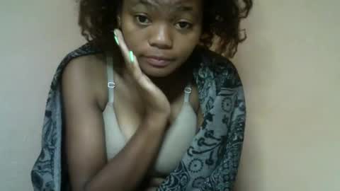 herisse01 online show from May 18, 10:48 pm