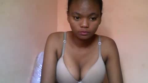 herisse01 online show from May 30, 7:27 am