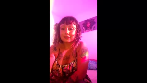 Snapshot of hermaioni77 chatting on May 11, 4:40 am hermaioni77 online show from May 11, 4:40 am