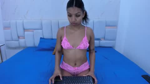 Snapshot of hermione_brown chatting on February 9, 7:07 pm hermione_brown online show from February 9, 7:07 pm