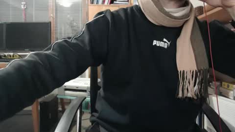 Snapshot of hero0111 chatting on January 1, 5:22 pm hero0111 online show from January 1, 5:22 pm