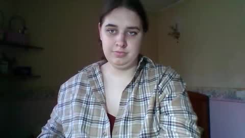 hess_luna_ online show from November 6, 10:05 am