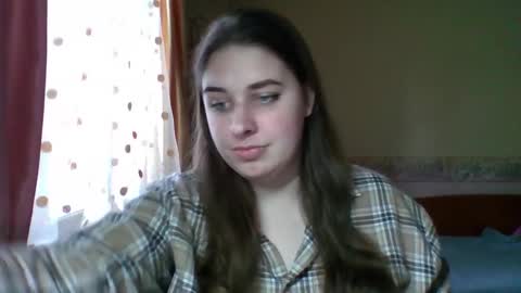 hess_luna_ online show from November 25, 10:04 am