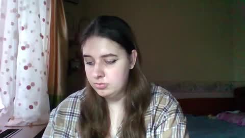 hess_luna_ online show from December 1, 10:09 am