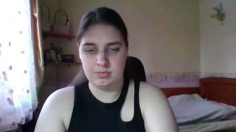 hess_luna_ online show from March 3, 10:10 am