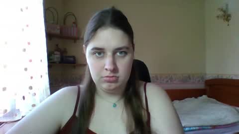 hess_luna_ online show from April 17, 9:01 am