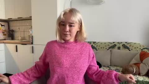 Snapshot of hey__lucy chatting on June 21, 12:30 pm Lucy Nip slip shady online show from June 21, 12:30 pm