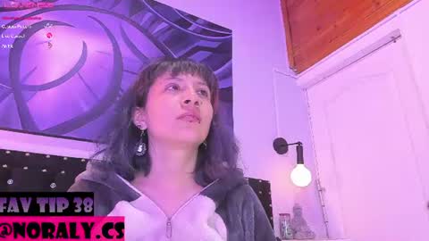 Noraly  online show from June 14, 4:03 am