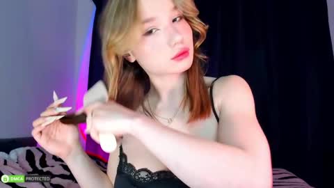 Bella 3 online show from May 6, 6:24 pm