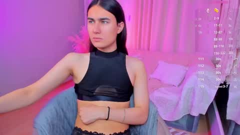 Snapshot of heyalena chatting on September 22, 7:54 am heyalena online show from September 22, 7:54 am