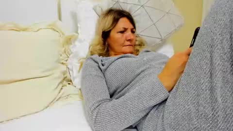 Heyheygrey online show from February 3, 1:19 pm