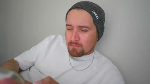 Snapshot of heyitsryan01 chatting on October 17, 4:20 pm heyitsryan01 online show from October 17, 4:20 pm