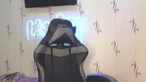 Snapshot of heyy_baddie chatting on May 19, 1:56 am Heyy baddie online show from May 19, 1:56 am