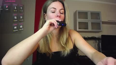 Lina online show from April 7, 9:32 am