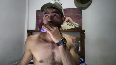 Snapshot of hideonbush051 chatting on September 10, 1:49 am hideonbush online show from September 10, 1:49 am