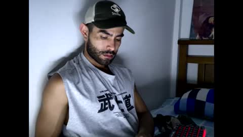 Snapshot of hideonbush051 chatting on September 28, 2:50 am hideonbush online show from September 28, 2:50 am