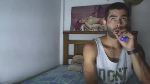 Snapshot of hideonbush051 chatting on October 10, 2:54 am hideonbush online show from October 10, 2:54 am