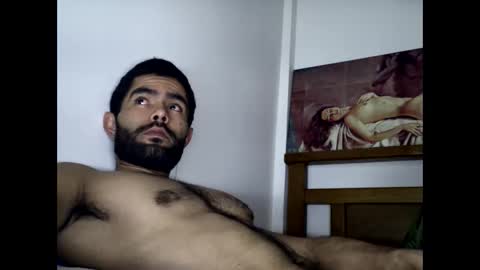 Snapshot of hideonbush051 chatting on November 6, 2:12 am hideonbush online show from November 6, 2:12 am