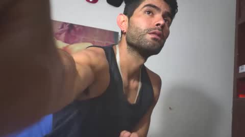 hideonbush online show from March 3, 12:33 pm