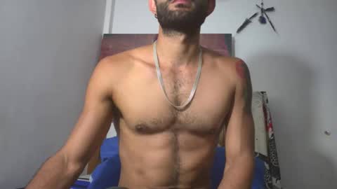 hideonbush online show from March 11, 11:05 am