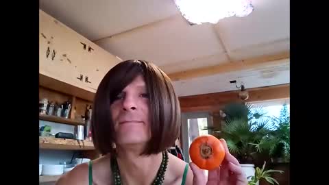 Snapshot of highpine chatting on December 18, 4:24 pm Highpine online show from December 18, 4:24 pm