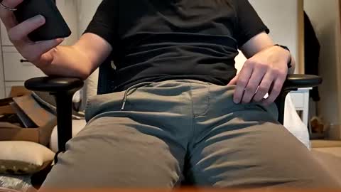 Snapshot of highway2025 chatting on February 5, 9:47 am Highway online show from February 5, 9:47 am