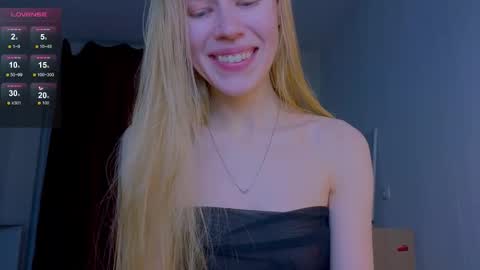 Chloe online show from November 8, 12:00 am