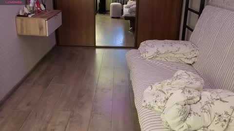 HIHIKA online show from February 12, 3:51 pm