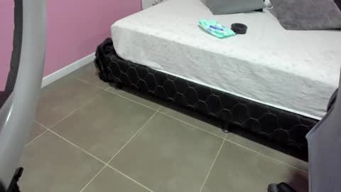 hilary_tailor online show from September 23, 11:02 am