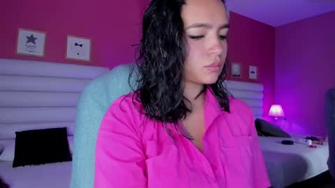 hilary_tailor online show from September 27, 11:48 am