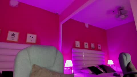 hilary_tailor online show from September 28, 10:53 am