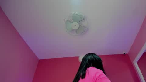 hilary_tailor online show from December 18, 11:16 am