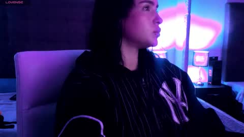 hilary_tailor online show from March 22, 11:02 am