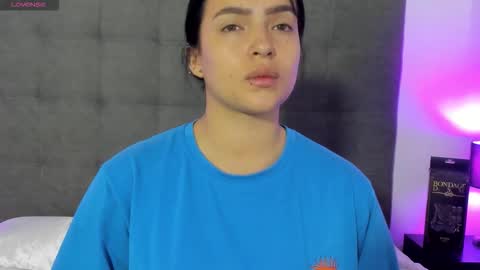 hilary_tailor online show from March 29, 11:32 am